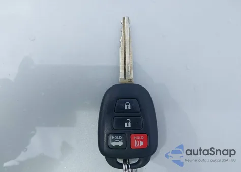 2017 Toyota Corolla Le z USA, uszkodzony, nr VIN 2T1BURHEXHC883723